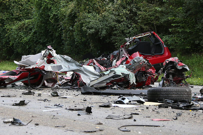 Weitere Bilder vom Verkehrsunfall auf der B12 bei Marktl und Simbach.