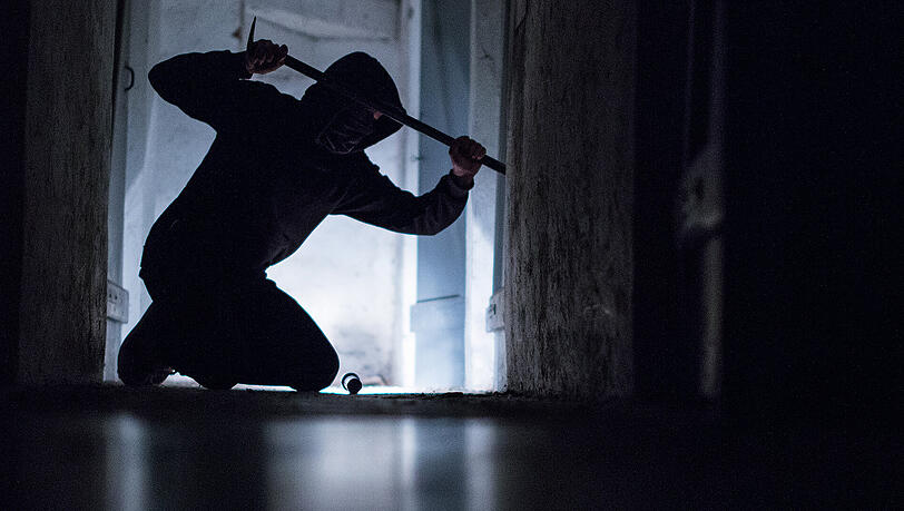 Zu einem Einbruch ist es in Eurasburg Dank eines aufmerksamen Nachbarns nicht gekommen - er rief die Polizei. (Symbolbild) Zu einem Einbruch ist es in Eurasburg Dank eines aufmerksamen Nachbarns nicht gekommen - er rief die Polizei. (Symbolbild)