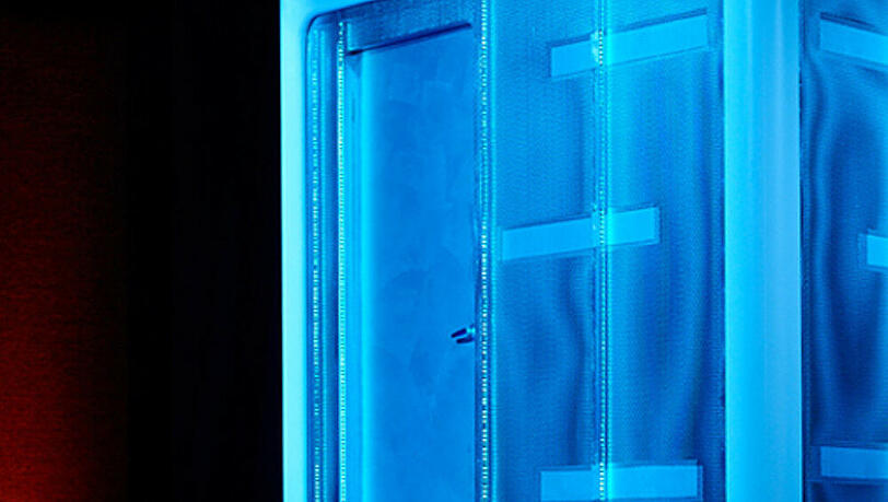 Außen blau und kühl, innen hot hot hot: die "Sex Box" Außen blau und kühl, innen hot hot hot: die "Sex Box"