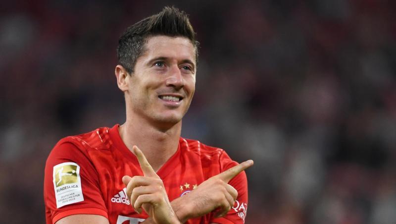 Stürmt bis 2023 weiter für den FC Bayern München: Robert Lewandowski. Stürmt bis 2023 weiter für den FC Bayern München: Robert Lewandowski.