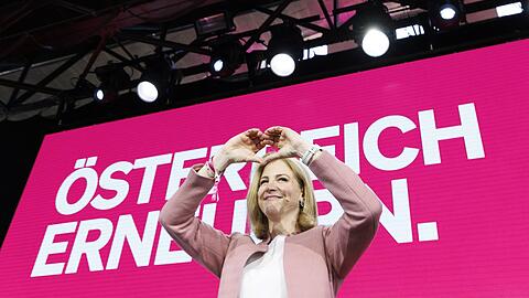 Die liberalen Neos segnen als letzter Partner die Dreier-Koalition von ÖVP, SPÖ und Neos in Österreich ab