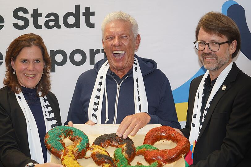 OB Dieter Reiter freut sich sichtlich über das klare Ergebnis des Bürgerentscheids. OB Dieter Reiter freut sich sichtlich über das klare Ergebnis des Bürgerentscheids.