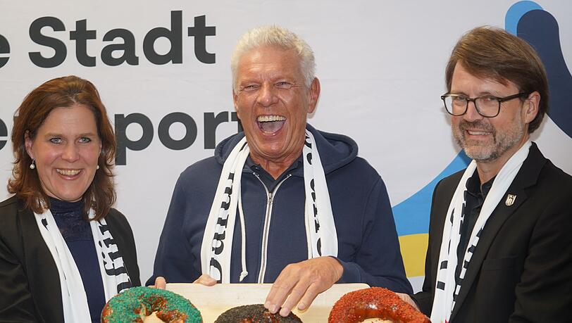 OB Dieter Reiter freut sich sichtlich über das klare Ergebnis des Bürgerentscheids. OB Dieter Reiter freut sich sichtlich über das klare Ergebnis des Bürgerentscheids.