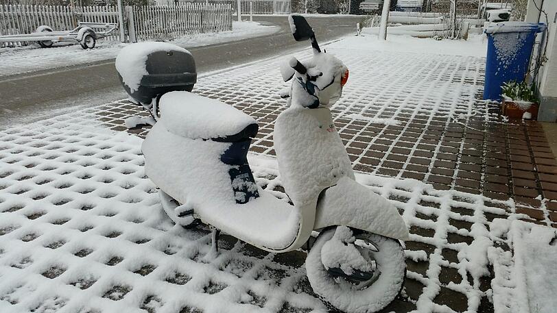 Die Münchner wurden heute Morgen von einer Schneedecke begrüßt.