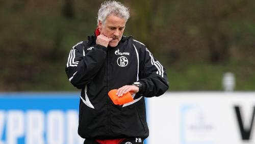 Seine Zeit auf Schalke ist bald abgelaufen: Trainer Fred Rutten Seine Zeit auf Schalke ist bald abgelaufen: Trainer Fred Rutten