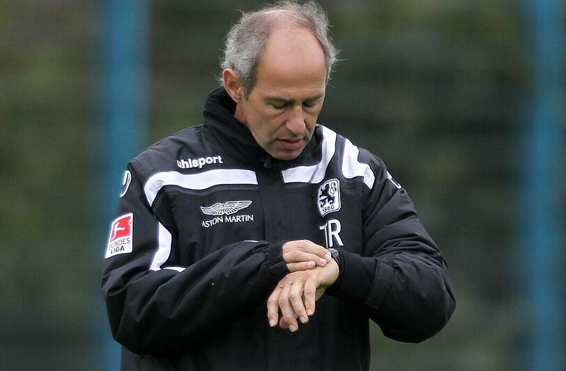 Die Zeit der Pause ist vorbei: Löwen-Trainer Reiner Maurer im Januar beim Trainingsauftakt. Es folgte eine fast schon bemerkenswert gute Rückrunde.