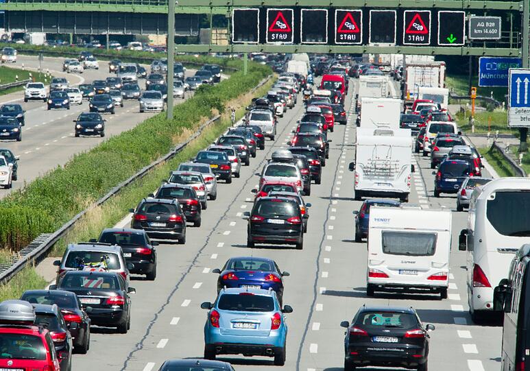 An zwei Wochenenden: Auf der A8 zwischen München und Salzburg wird ein Abschnitt komplett gesperrt.