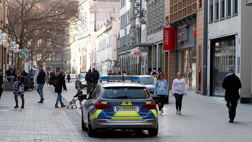 In der Kaufingerstraße kam es am Samstagabend zu einem Polizeieinsatz, bei dem drei Beamten verletzt wurden (Symbolbild).