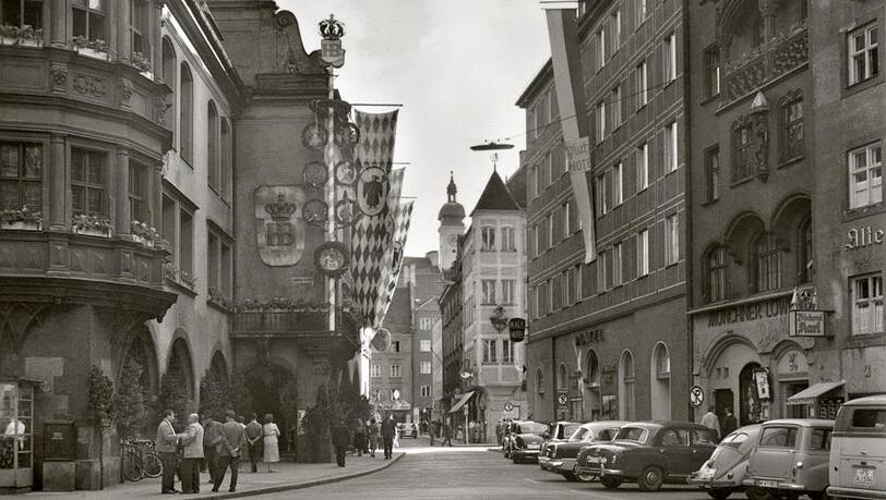 Das Platzl ist bis in die 60er / frühen 70er Jahre ein eher verrufener Ort.