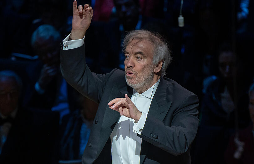 Die Münchner Philharmoniker spielen unter der Leitung von Dirigent Valery Gergiev zur Eröffnung der Isarphilharmonie im Orchestersaal.