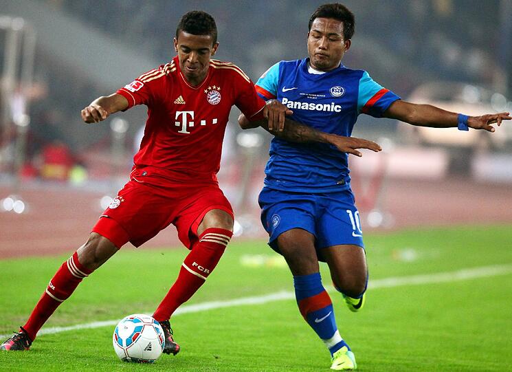 Bayern München hat das Testspiel gegen die Nationalmannschaft von Indien leicht und locker mit 4:0 (4:0) gewonnen. Gomez, Schweinsteiger und Müller trafen für die Münchner. Die Bilder vom Spiel!