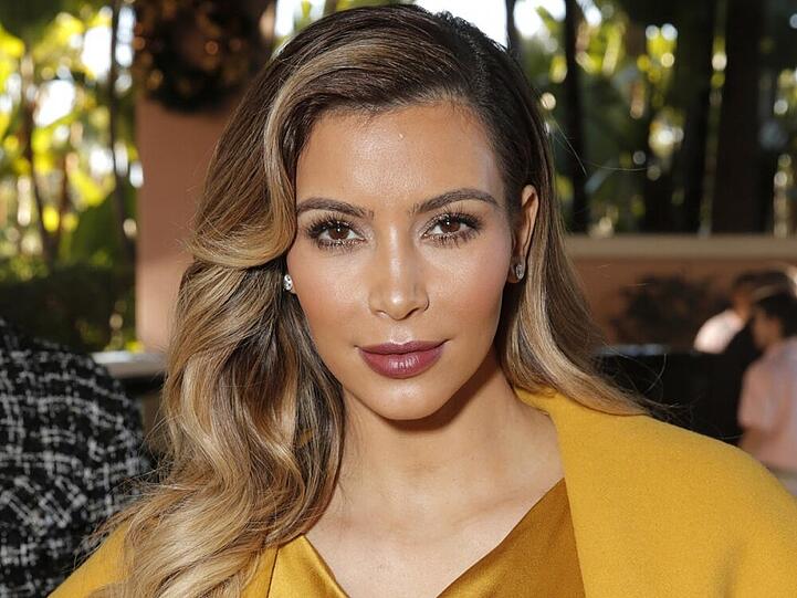 Eben noch bei einer Veranstaltung in Beverly Hills, bald schon auf dem Wiener Opernball: Kim Kardashian