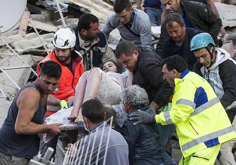 Ein ganzer Landstrich wurde niedergerüttelt: Das schwere Erdbeben in Italien hat auch mehrere Kinder verschüttet.