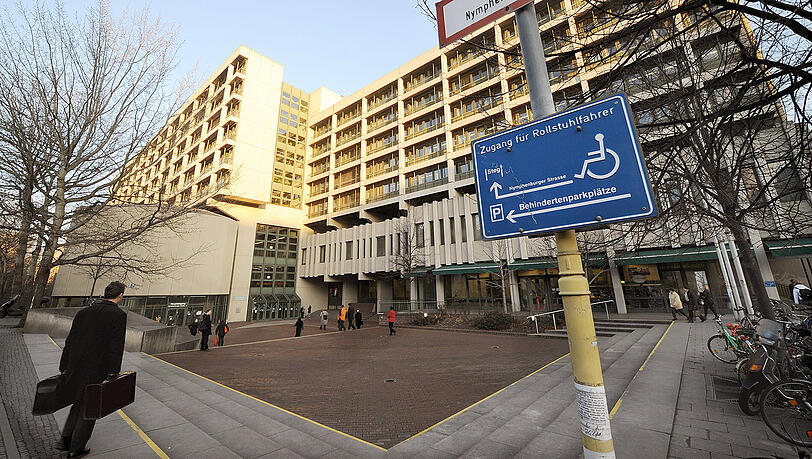 Urteil am Münchner Landgericht: Der Hackbeil-Mörder muss in die Psychiatrie. Er selbst sagt, er sei völlig gesund.
