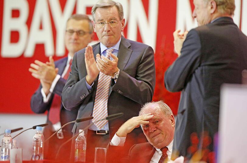 Brach während der Jahreshauptversammlung der Bayern im vergangenen Jahr in Tränen aus: Ex-Präsident Uli Hoeneß.