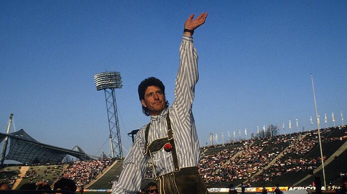 Toni Schumacher springt bei den Bayern als Retter ein.