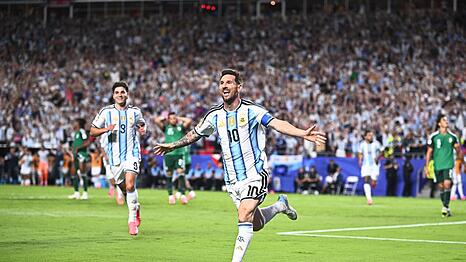 Lionel Messi traf doppelt gegen Algerien.