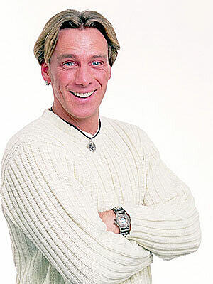 Hier sein damaliger bester Freund Jürgen. Er tingelt auch heute noch durch die Fernsehlandschaft und tritt auf Mallorca auf.