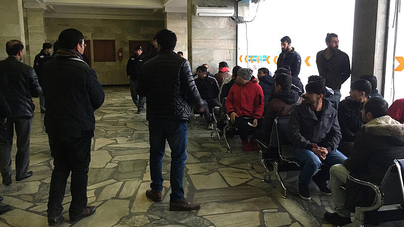 Ankunft: Die abgeschobenen Afghanen erreichten den Flughafen in Kabul am Dienstagmorgen.