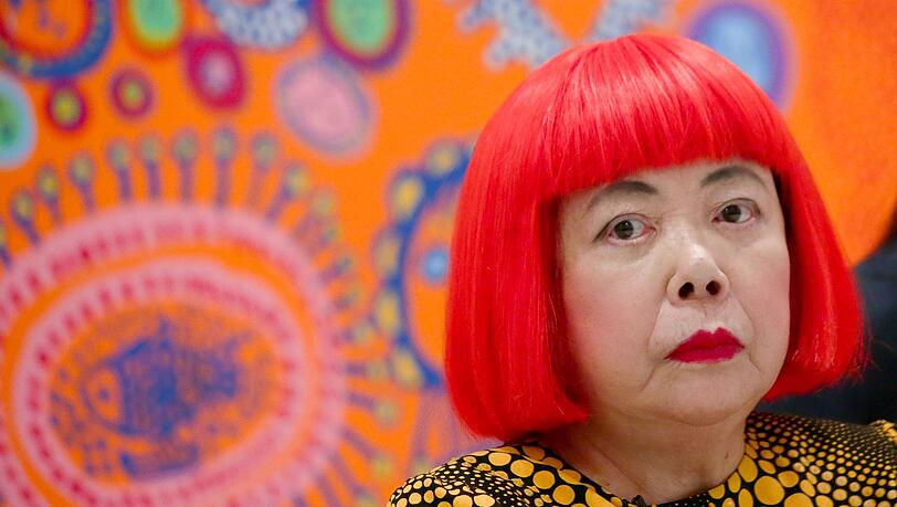 Die japanische Künstlerin Yayoi Kusama ist im Alter von 97 Jahren verstorben. Die japanische Künstlerin Yayoi Kusama ist im Alter von 97 Jahren verstorben.