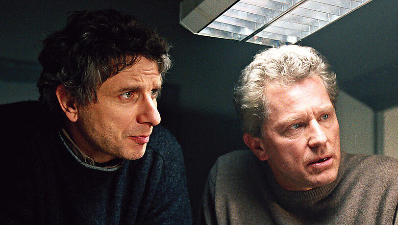 Franz Leitmayr (Udo Wachtveitl, l.) und Ivo Batic (Miroslav Nemec) im "Tatort: Wenn Frauen Austern essen" aus dem Jahr 2003 Franz Leitmayr (Udo Wachtveitl, l.) und Ivo Batic (Miroslav Nemec) im "Tatort: Wenn Frauen Austern essen" aus dem Jahr 2003