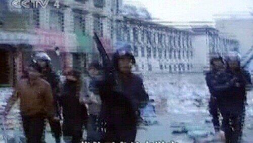Unruhen in Lhasa: Standbild aus dem chinesischen Fernsehen Unruhen in Lhasa: Standbild aus dem chinesischen Fernsehen