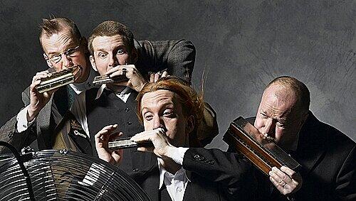Ragtime und Balkan-Rhythmen auf der Mundharmonika: Sväng ist ein gefragter Weltmusiker-Exportartikel – am Sonntag in St. Katharina. Ragtime und Balkan-Rhythmen auf der Mundharmonika: Sväng ist ein gefragter Weltmusiker-Exportartikel – am Sonntag in St. Katharina.