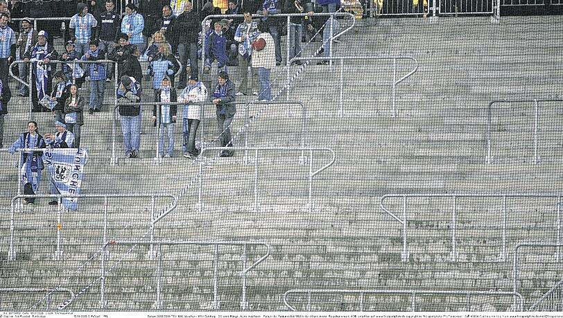Mit neuen Aktionen kämpft der TSV 1860 gegen halbleere Ränge in der Allianz Arena. Foto: firo/Augenklick Mit neuen Aktionen kämpft der TSV 1860 gegen halbleere Ränge in der Allianz Arena. Foto: firo/Augenklick