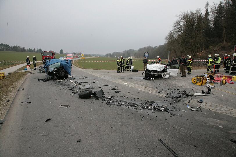 Der Horror-Crash von Berndorf. Die Bilder vom Unfallort.