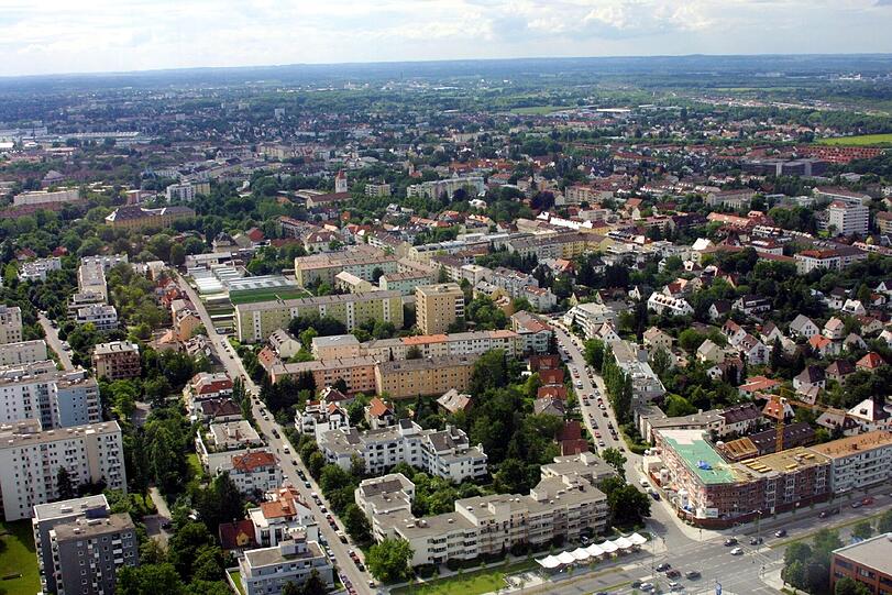 Nicht nur mit der Geschichte, sondern auch mit der Zukunft des Stadteils beschäftigt sich ein Rundgang durch Feldmoching.