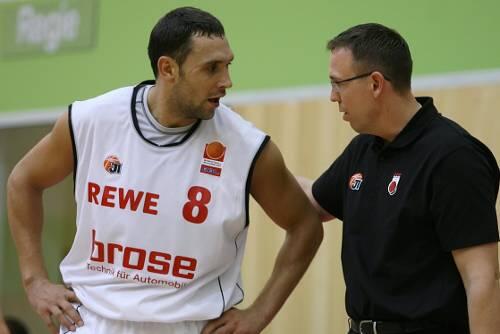 Bamberger Pokal-Helden: Trainer Chris Fleming und sein Ass Predrag Suput (links).