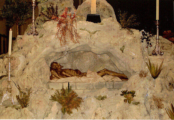 In Mariahilf in der Au ist das Heilige Grab, wie auch in der Frauenkirche, auch &uuml;ber die Ostertage hinaus zu sehen.