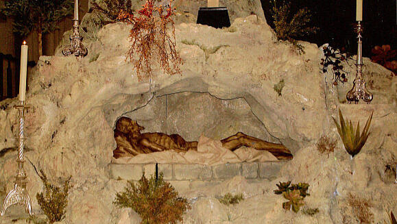 In Mariahilf in der Au ist das Heilige Grab, wie auch in der Frauenkirche, auch &uuml;ber die Ostertage hinaus zu sehen.