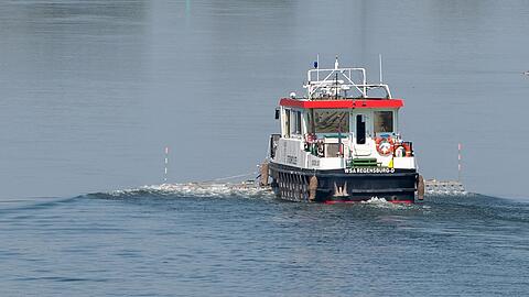 Unter Leitung der Polizeiinspektion Bogen wurde das Gebiet entlang der Donau mit mehreren Streifen abgesucht. Unter anderem waren auch die Wasserschutzpolizei und ein zwei Hubschrauber im Einsatz. (Symbolbild)