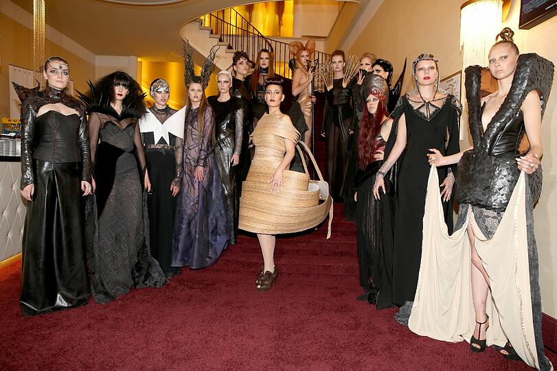Model-Show im Foyer