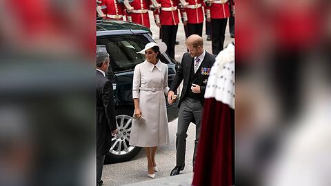Prinz Harry und Herzogin Meghan beim Betreten der St.-Pauls-Kathedrale.