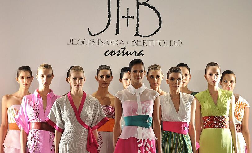 Gaaanz viel nackte Haut präsentieren die Models derzeit bei der Fashion Week in Mexiko-City.