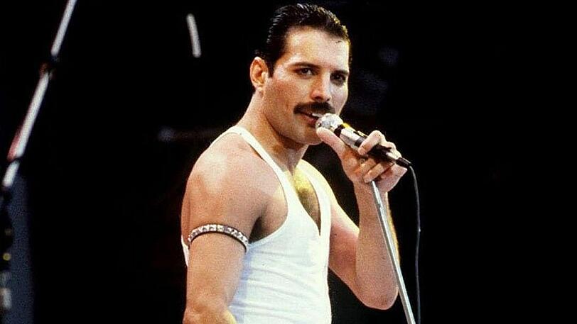Freddie Mercury während eines Auftritts in London 1985.