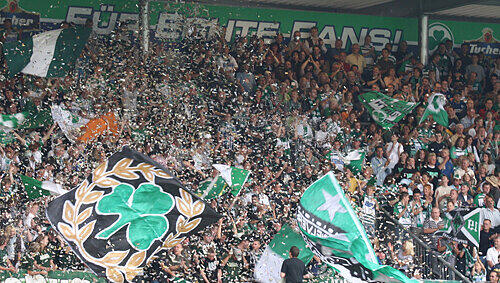 Der neue Ronhof als Festung, die Fankurve als Punktegarant? Die Kleeblatt-Kicker haben schon gegen St. Pauli eine deutlich verbesserte Stimmung im Stadion ausgemacht. Der neue Ronhof als Festung, die Fankurve als Punktegarant? Die Kleeblatt-Kicker haben schon gegen St. Pauli eine deutlich verbesserte Stimmung im Stadion ausgemacht.