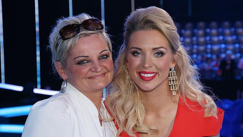 Aneta Sablik freut sich über den Besuch ihrer Mutter Lydia in der Live-Show