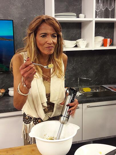 Nadja abd el Farrag am Set von sonnenklar.tv
