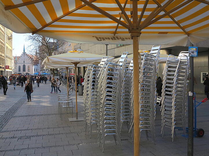 ...oder auch ein Biergarten im Aufbau.