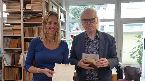 Andrea Fellinger restauriert mühevoll die 4700 Seiten, die Klaus Vieweg in einem Nachlass entdeckte.