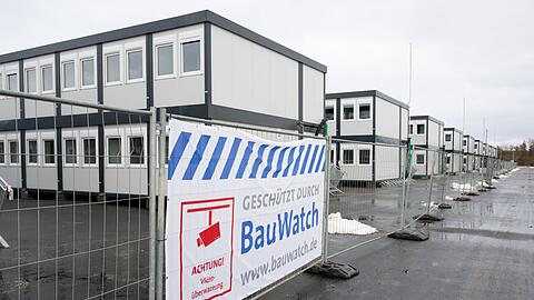 Im Freistaat Bayern k&ouml;nnen nach dem Abebben der Fl&uuml;chtlingswelle Tausende Pl&auml;tze f&uuml;r die Unterbringung von Asylbewerbern abgebaut werden.