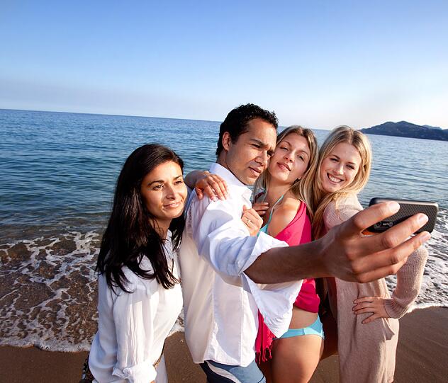 Der Schnappschuss vom Strand wird den Liebsten zuhause bestimmt gefallen &ndash; doch für die Urlauber kann er ganz schön teuer werden.