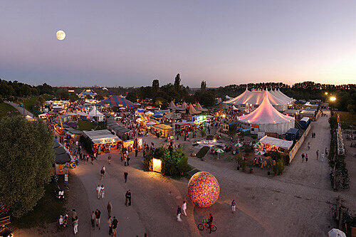Lohnendes Ziel: Das Tollwood-Festival.