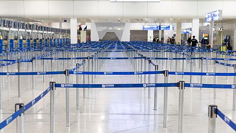Die Fluglotsen streiken mit: Nichts geht mehr am Athener Flughafen
