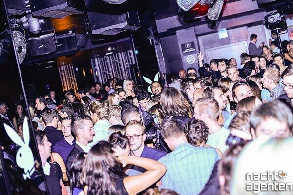 Häschen-Alarm im P1. Bei der Playboy-Clubtour wurde es Freitag Nacht richtig heiß. Im Mittelpunkt der Party stand ein Playmate, das ganz und gar nicht scheu war. Mehr Bilder unter: www.nachtagenten.de