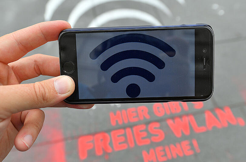 Schüler und Lehrer werden noch in paar Jahre auf belastbares Wlan an Schulen warten müssen.