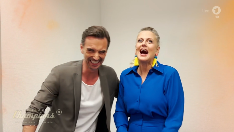 Barbara Schöneberger singt "Sie" mit Florian Silbereisen und Thomas Anders. Barbara Schöneberger singt "Sie" mit Florian Silbereisen und Thomas Anders.